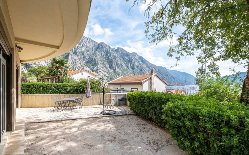 2-bedroom apartment in a private complex by the sea – Orahovac