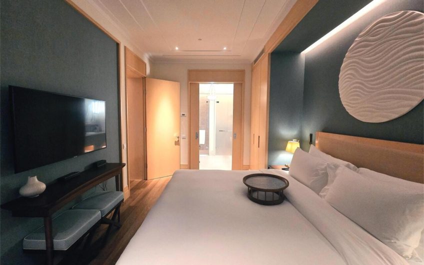 Baia Regent Pool Club Apartment with Pool Access and Garage