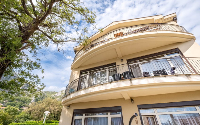 2-bedroom apartment in a private complex by the sea – Orahovac