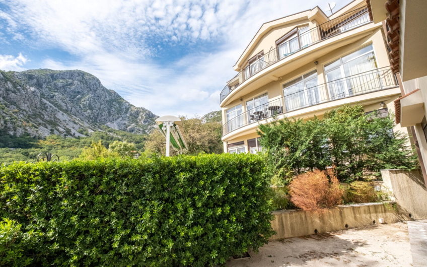 2-bedroom apartment in a private complex by the sea – Orahovac
