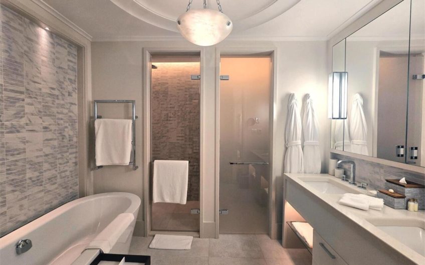 Baia Regent Pool Club Apartment with Pool Access and Garage