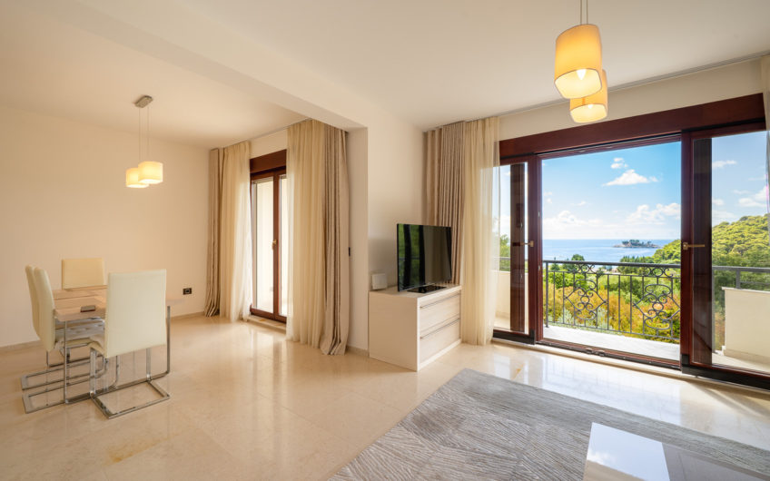 Two-bedroom apartment above the beach Lučice – Petrovac