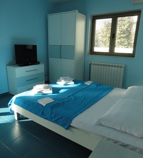 A three-story house in Becici is for sale – 7 apartments.