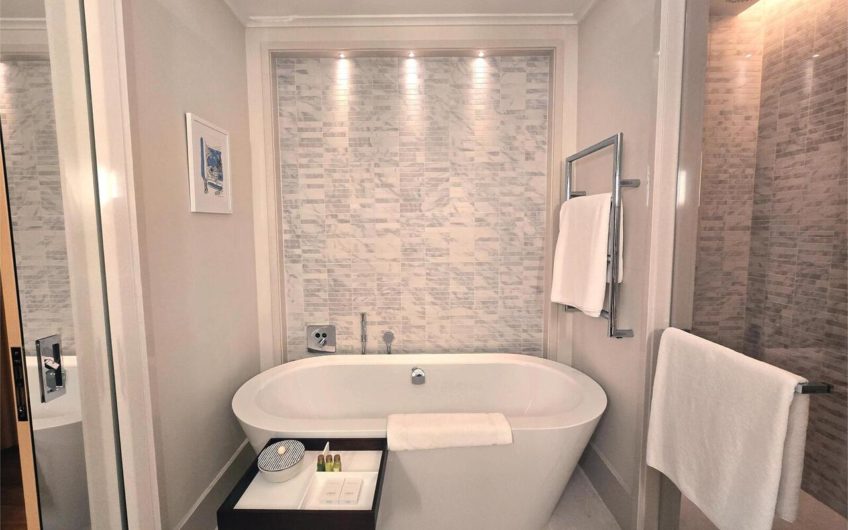 Baia Regent Pool Club Apartment with Pool Access and Garage