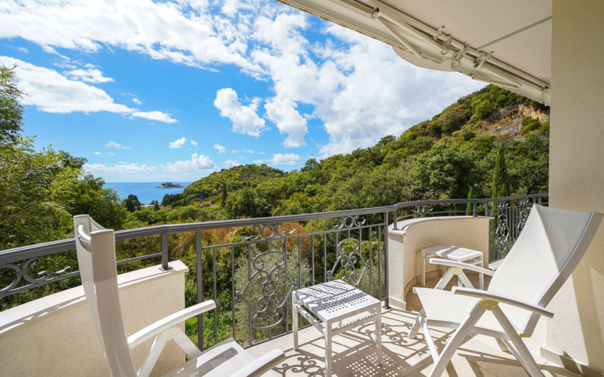 Two-bedroom apartment above the beach Lučice – Petrovac