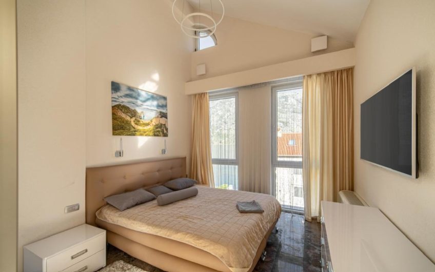Luxury mini-hotel in Boka Kotorska – second row to the sea