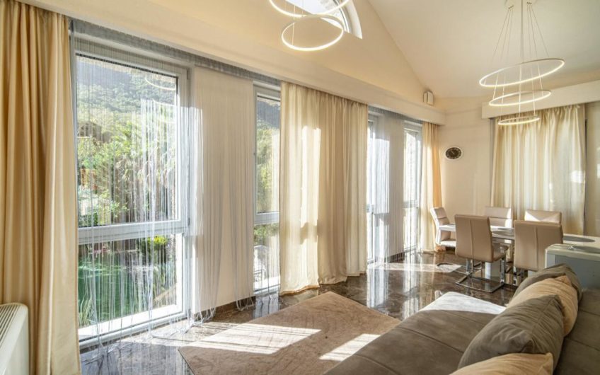 Luxury mini-hotel in Boka Kotorska – second row to the sea