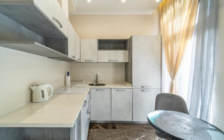 Luxury mini-hotel in Boka Kotorska – second row to the sea