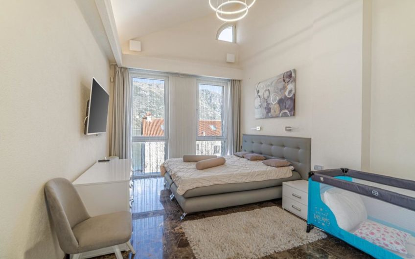 Luxury mini-hotel in Boka Kotorska – second row to the sea