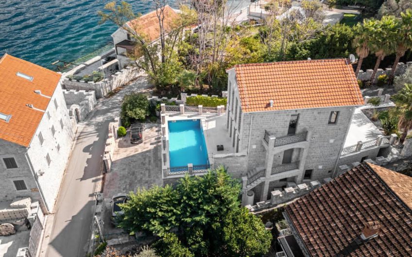 Luxury mini-hotel in Boka Kotorska – second row to the sea