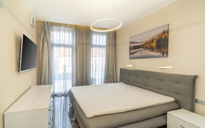 Luxury mini-hotel in Boka Kotorska – second row to the sea