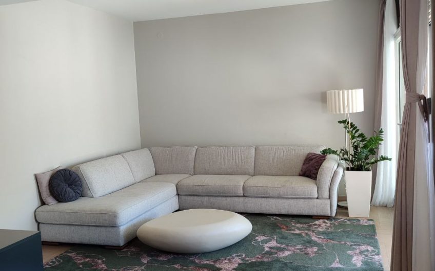 Four-room apartment for sale in Dobrota – 70 meters from the sea
