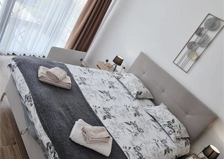 One-bedroom apartment in Donja Lastva – garage included