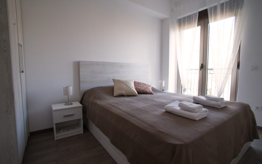 Two-bedroom apartment in a building with a pool – Tivat, Mažina – 73 m2
