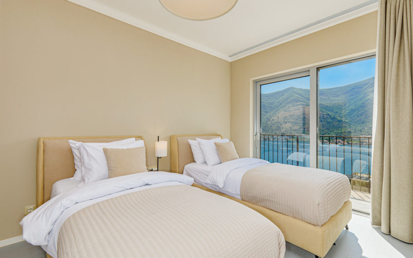 Three-bedroom apartment for sale in Dobrota