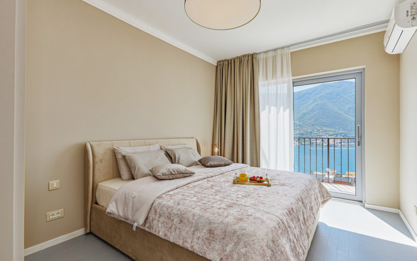 Three-bedroom apartment for sale in Dobrota