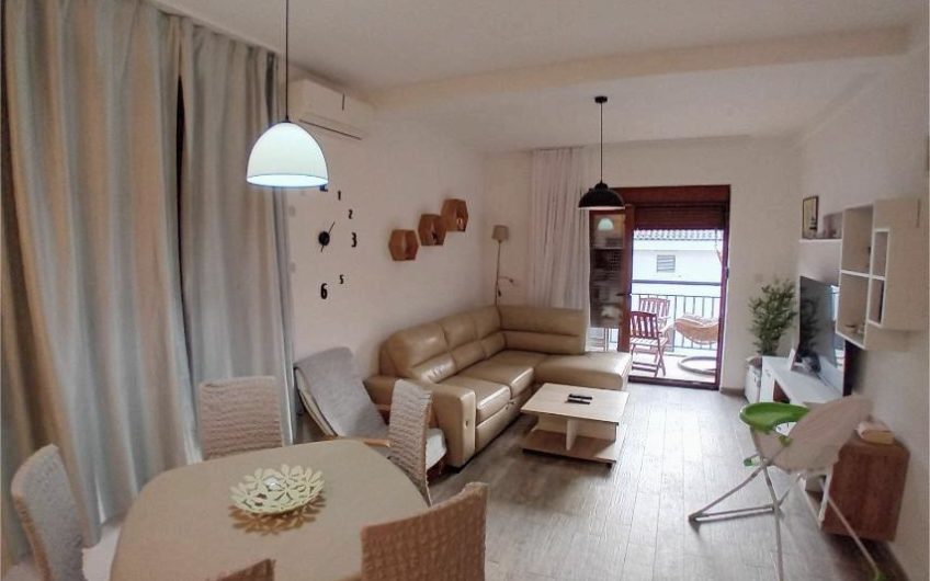 2-bedroom apartment in Dobrota – 25 meters from the sea