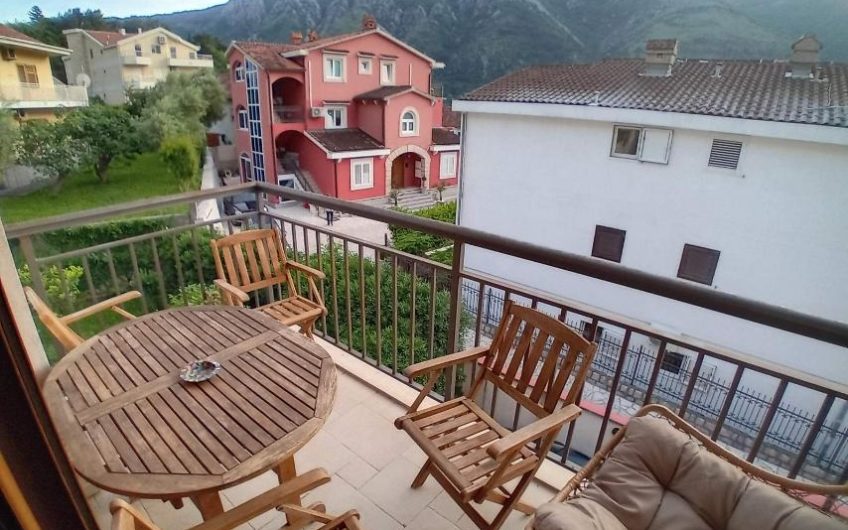 2-bedroom apartment in Dobrota – 25 meters from the sea