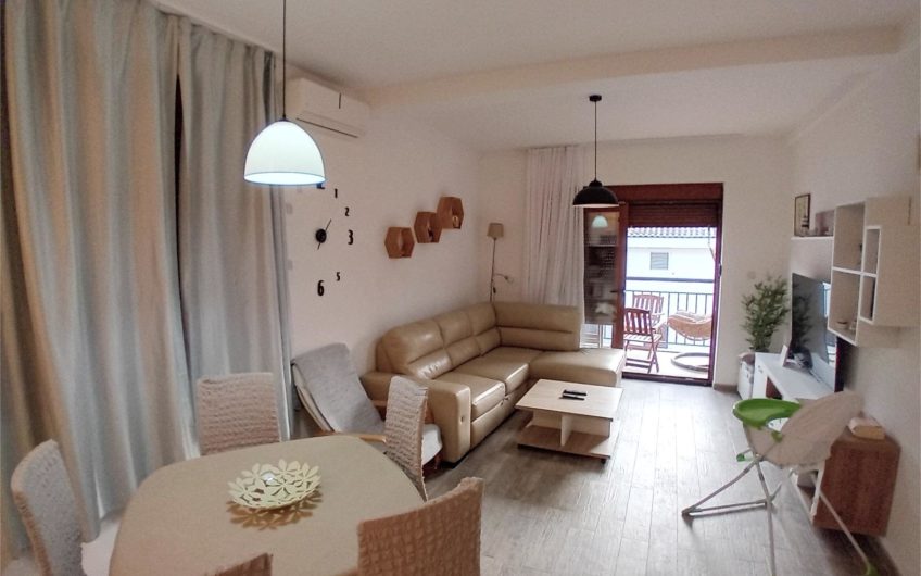 2-bedroom apartment in Dobrota – 25 meters from the sea