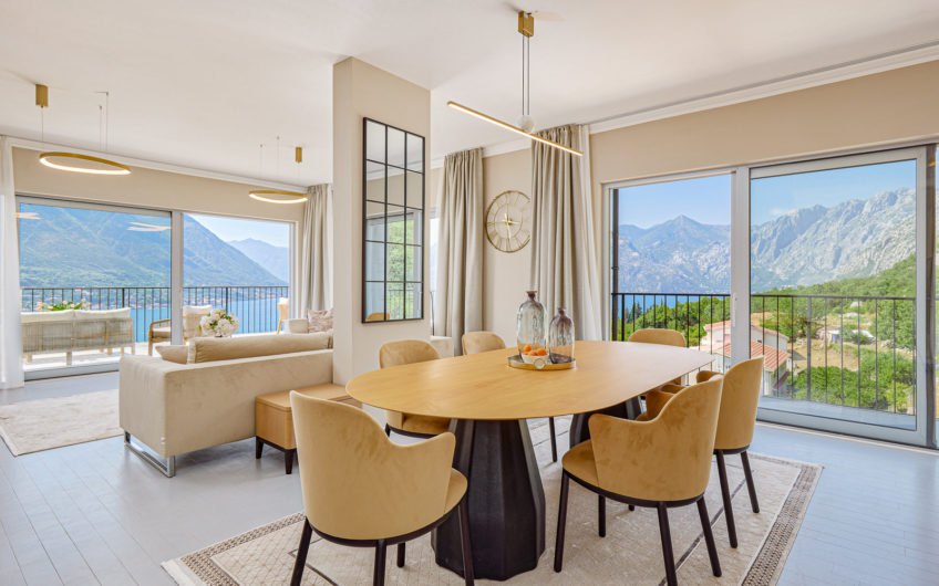 Three-bedroom apartment for sale in Dobrota