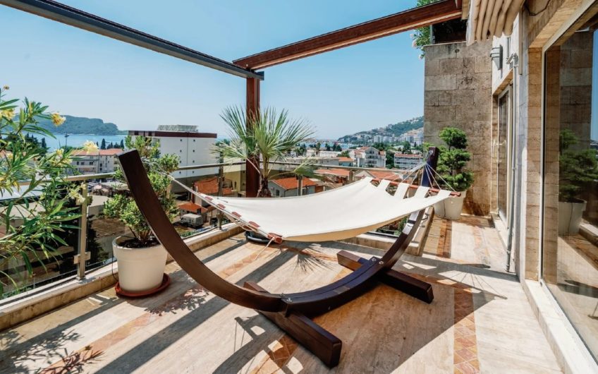 Roof Top Villa with Pool in Budva