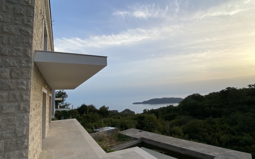New 3-storey house with sea views in Becici