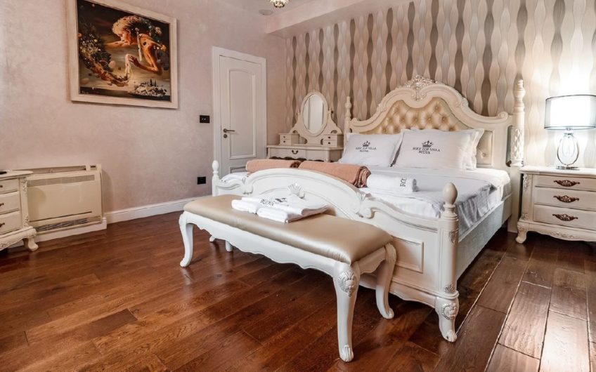 Roof Top Villa with Pool in Budva
