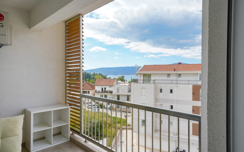 Designer 2-bedroom apartment in Tivat – close to the center