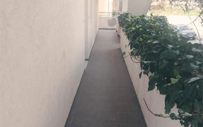 Kumbor – one-bedroom apartment with sea views and a parking space