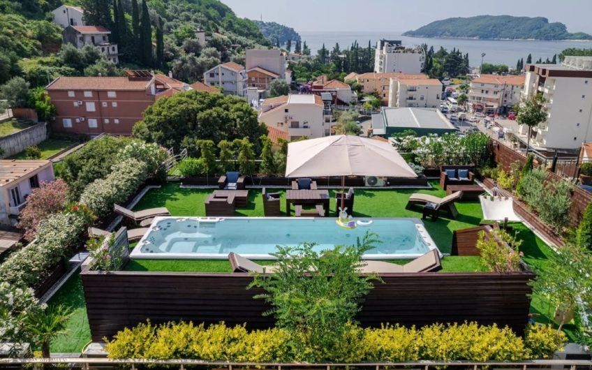 Roof Top Villa with Pool in Budva