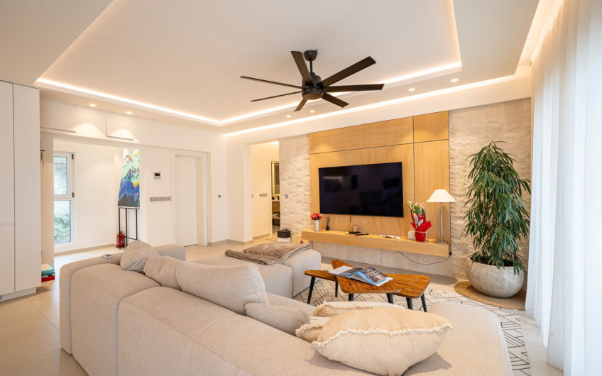 Designer 2-bedroom apartment in Tivat – close to the center