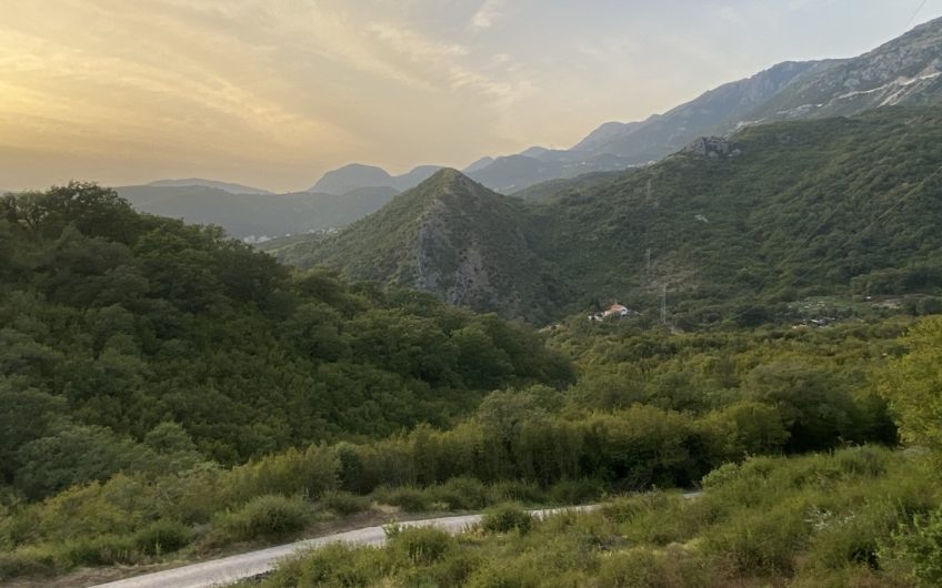 New 3-storey house with sea views in Becici