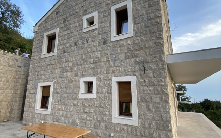 New 3-storey house with sea views in Becici