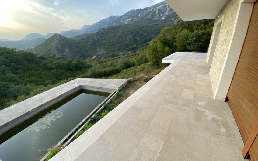 New 3-storey house with sea views in Becici