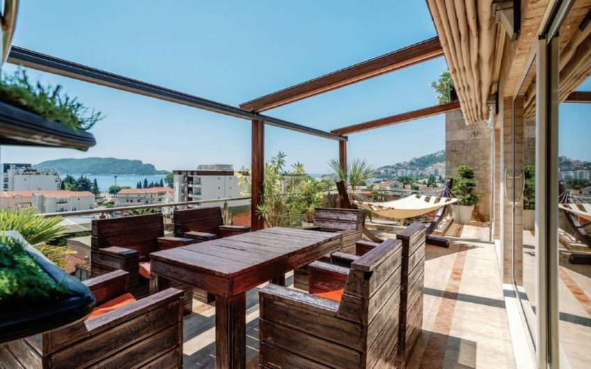 Roof Top Villa with Pool in Budva