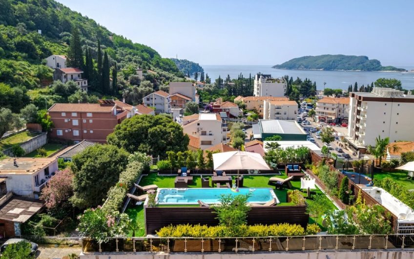 Roof Top Villa with Pool in Budva