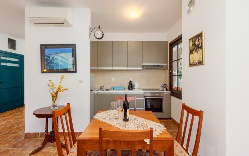 The only two-bedroom apartment in a complex with pool in Kostanjica