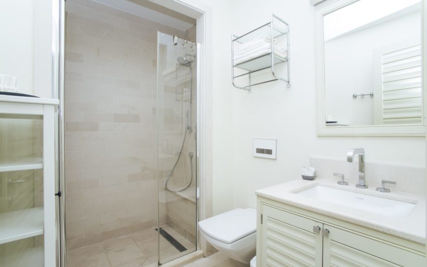 Exclusive property in Porto Montenegro – one-bedroom apartment with garage