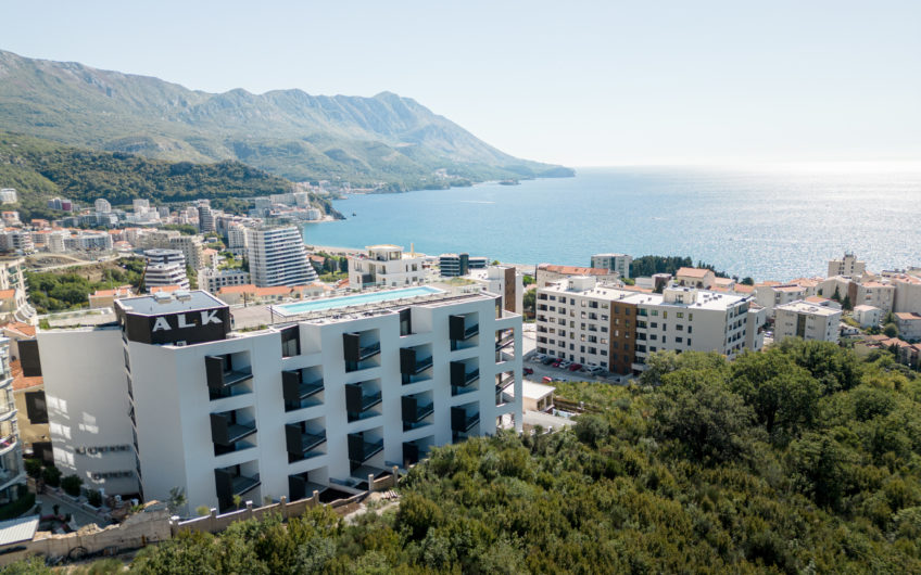 Spacious apartment in Becici – Financing up to 80% – with developer guarantee