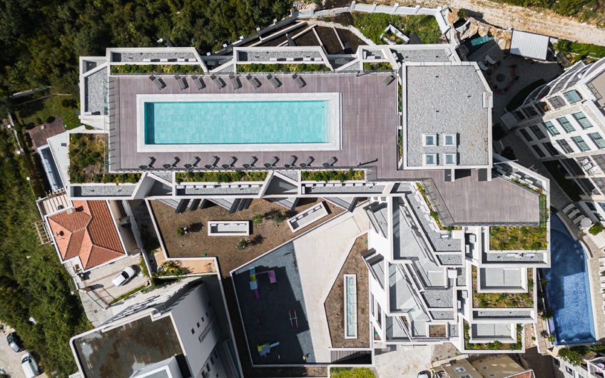 Spacious apartment in Becici – Financing up to 80% – with developer guarantee