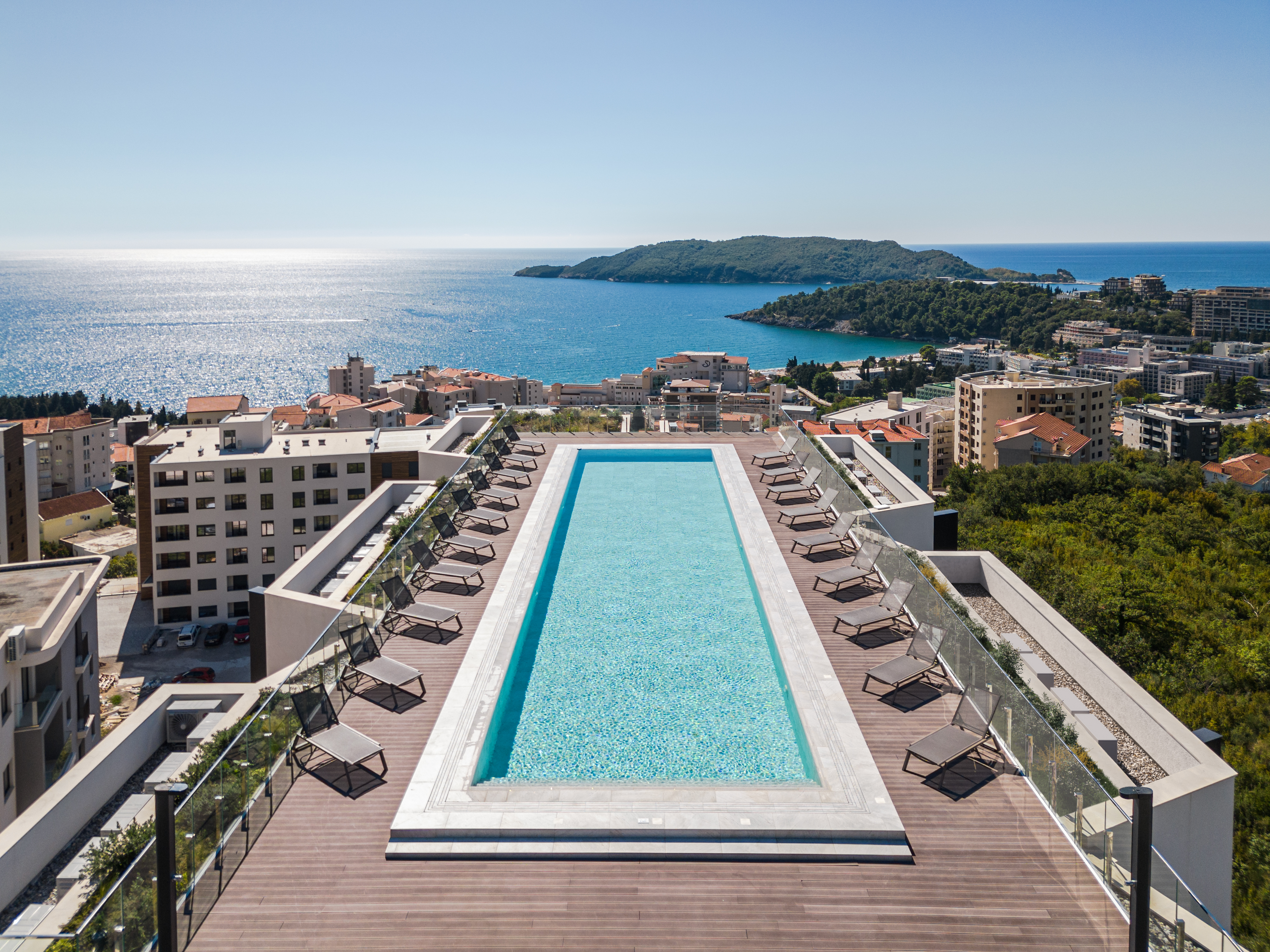 Spacious apartment in Becici – Financing up to 80% – with developer guarantee
