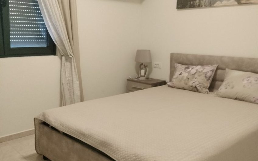 Dobrota – 2-bedroom apartment with garage
