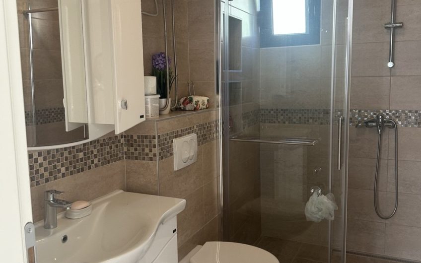 Dobrota – 2-bedroom apartment with garage