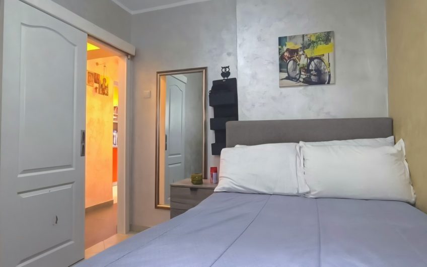 Two-bedroom apartment on the seafront in Dobrota
