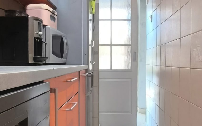 Two-bedroom apartment on the seafront in Dobrota