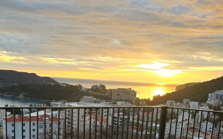 Spacious apartment in Becici – Financing up to 80% – with developer guarantee