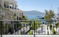 New 3-bedroom penthouse with a rooftop pool - Porto Montenegro