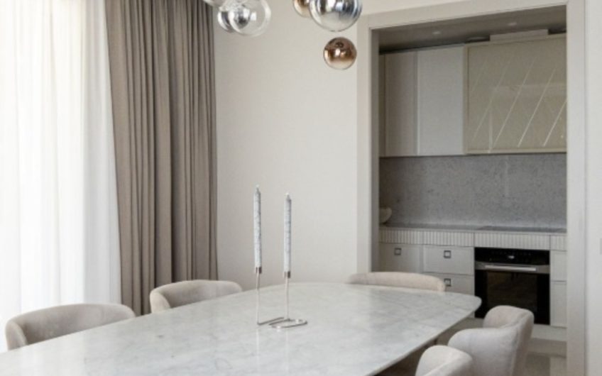 New 3-bedroom penthouse with a rooftop pool – Porto Montenegro