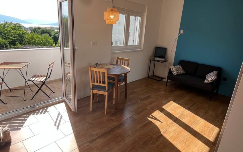 Spacious studio apartment with a parking – close to Tivat city center