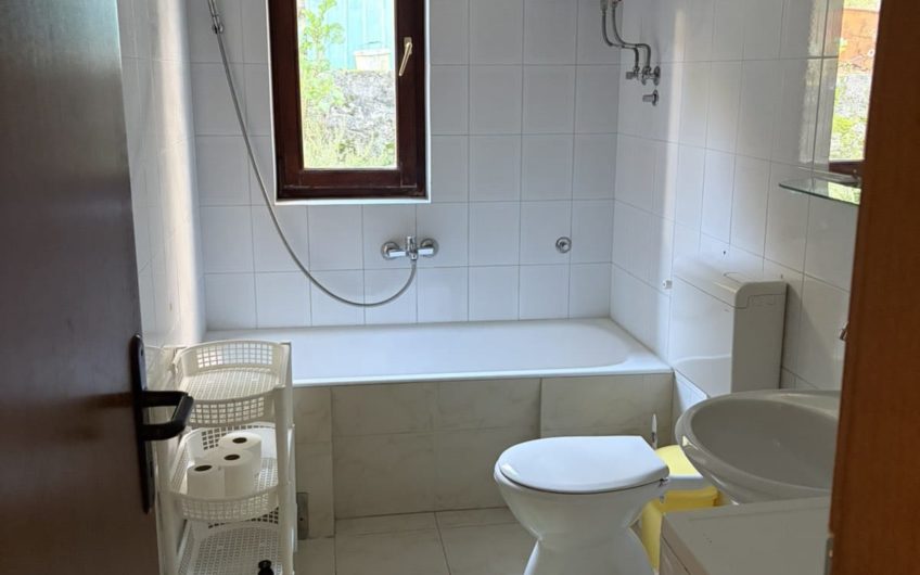 House for sale in Zelenika – suitable for a mini-hotel